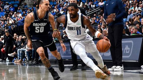 Magic vencen a Mavericks pese a los 51 puntos históricos de Cooper Flagg